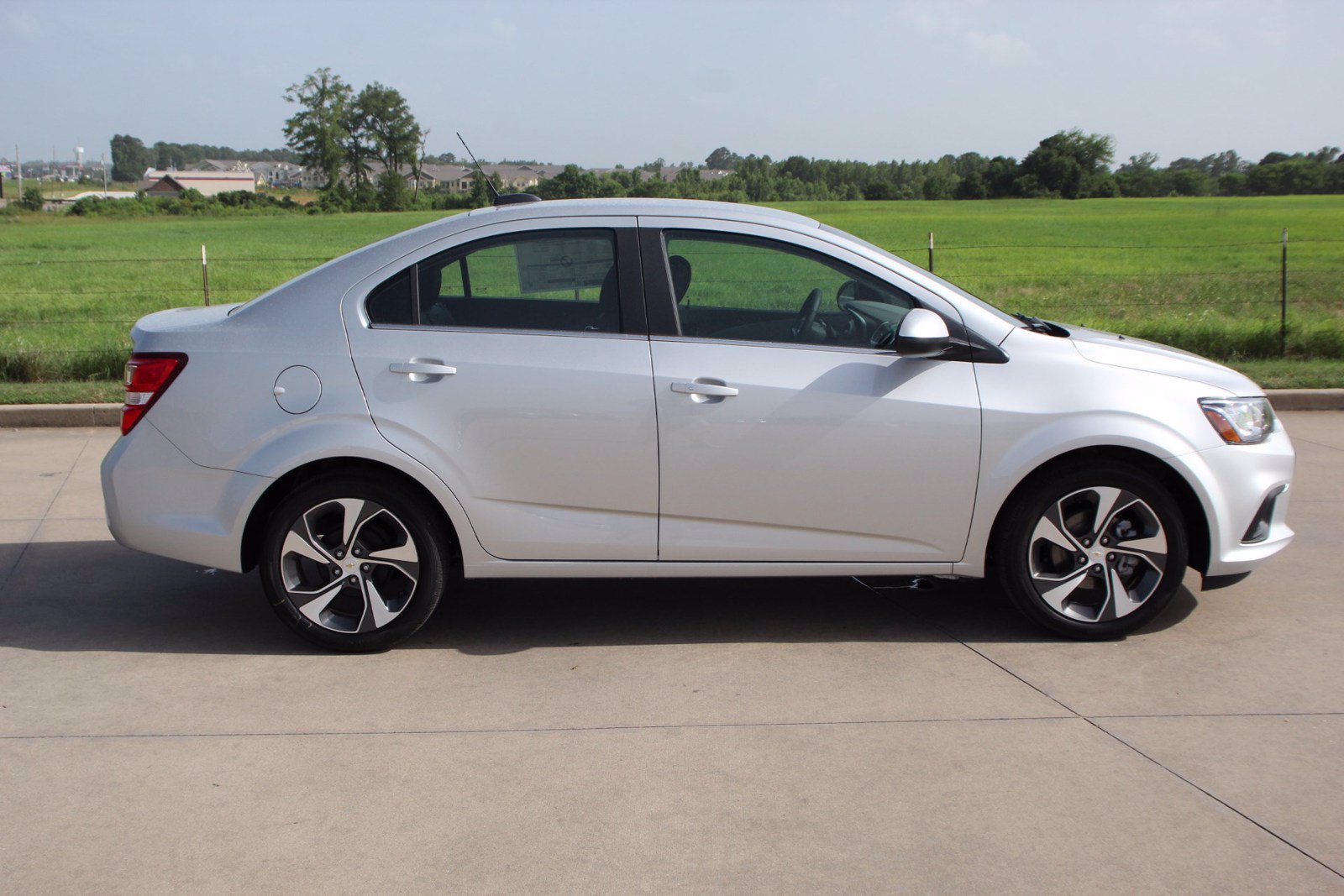 New 2020 Chevrolet Sonic Premier Sedan in Longview #20C972 | Peters ...